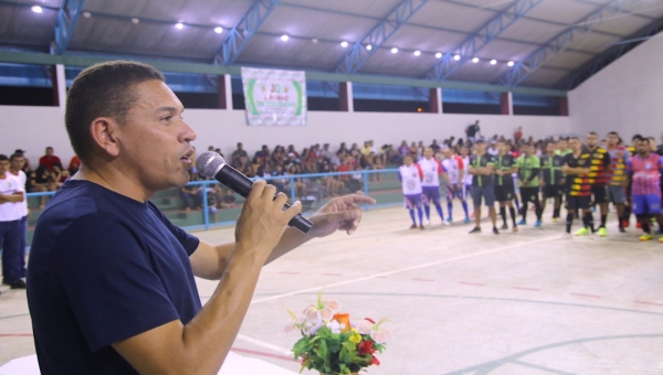 Depois de oito anos sem esportes, Assis Brasil abre campeonato de futsal